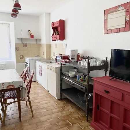 Studio en rez-de-chaussée tout équipé Jullianges Exterior foto