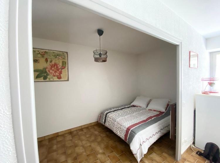 Studio en rez-de-chaussée tout équipé Jullianges Exterior foto