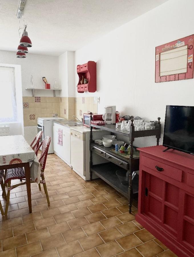 Studio en rez-de-chaussée tout équipé Jullianges Exterior foto